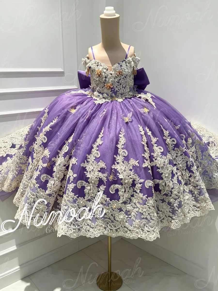 Lila Blumenmädchenkleid für Hochzeit, Spitzenapplikationen, bodenlang, für Mädchen, Geburtstagsfeier, mit Schleife, Erstkommunionkleider, individuell gestaltet