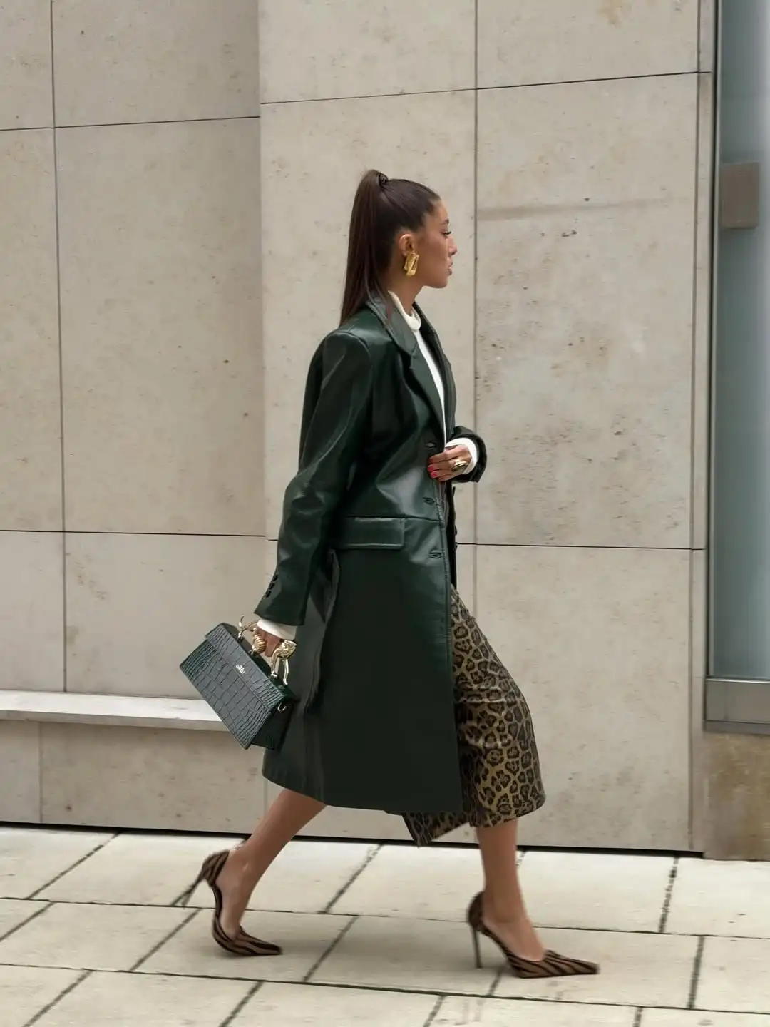 Green Lapel Retro Long Leather Jacket Women Fashion Full Sleeve Single Breasted Pocket Loose Jackets 2026 Lady Daily Street Coat