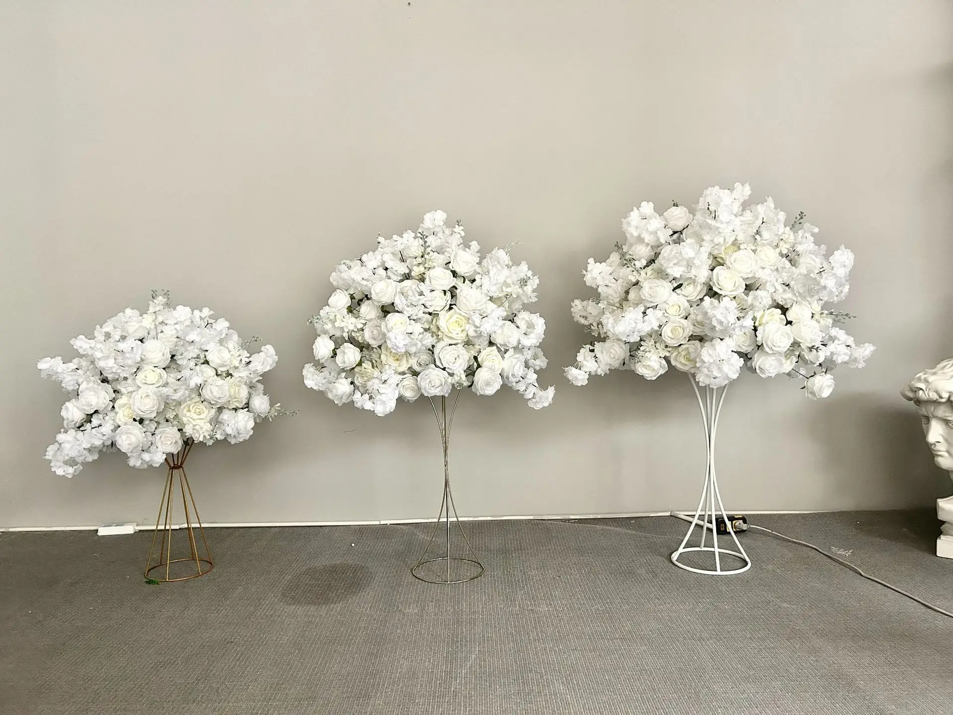 Künstliche Weiße Kirschblüten-Larkspur-Blumenkugel Hochzeitstisch-Mittelstück Blumendekoration Heiratsantrag Heim-Party-Event Großhandel – Detail 4