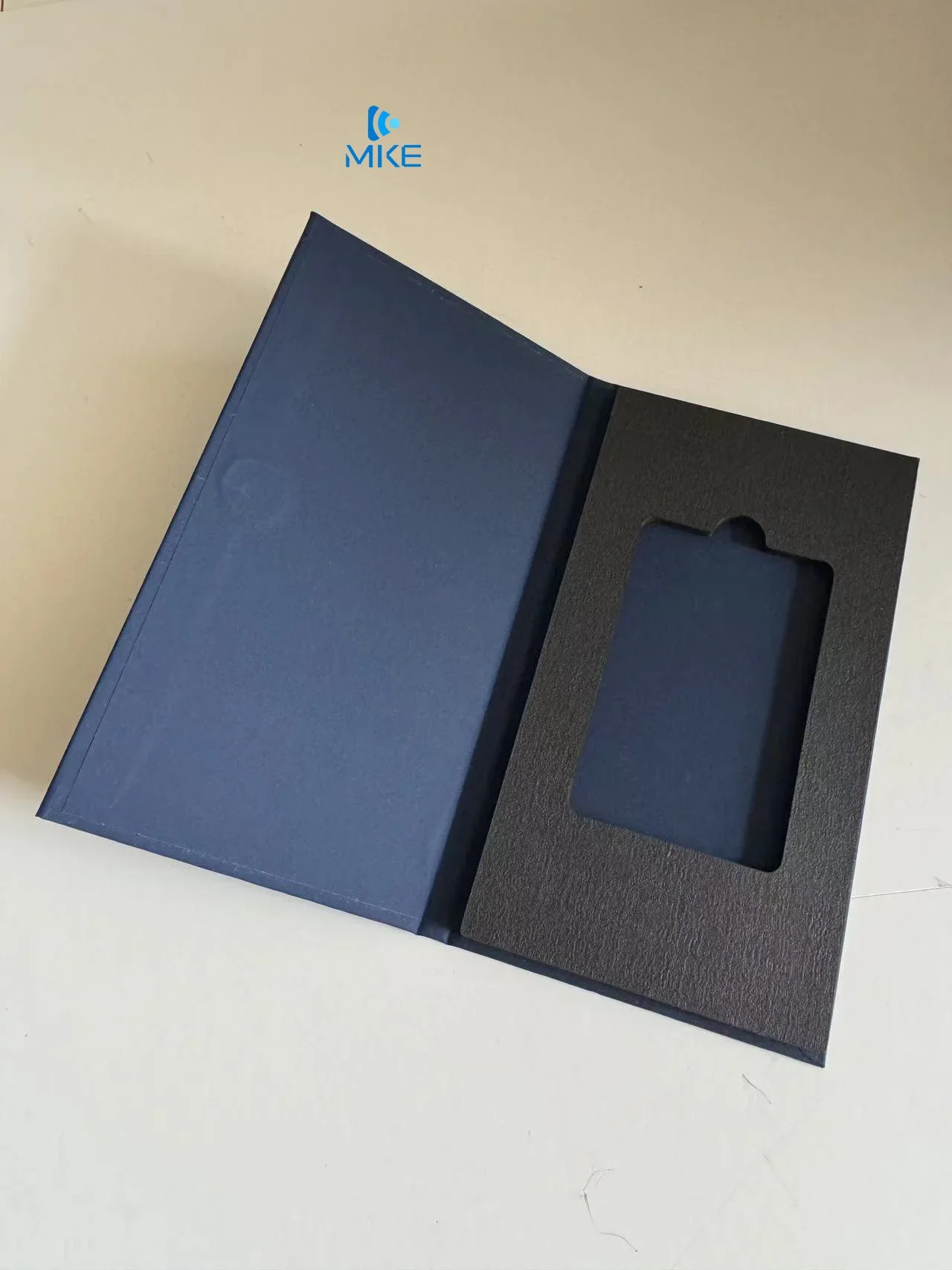 Caixa de papel de embalagem de cartões de presentes de metal plástico de crédito de negociação de casamento em branco