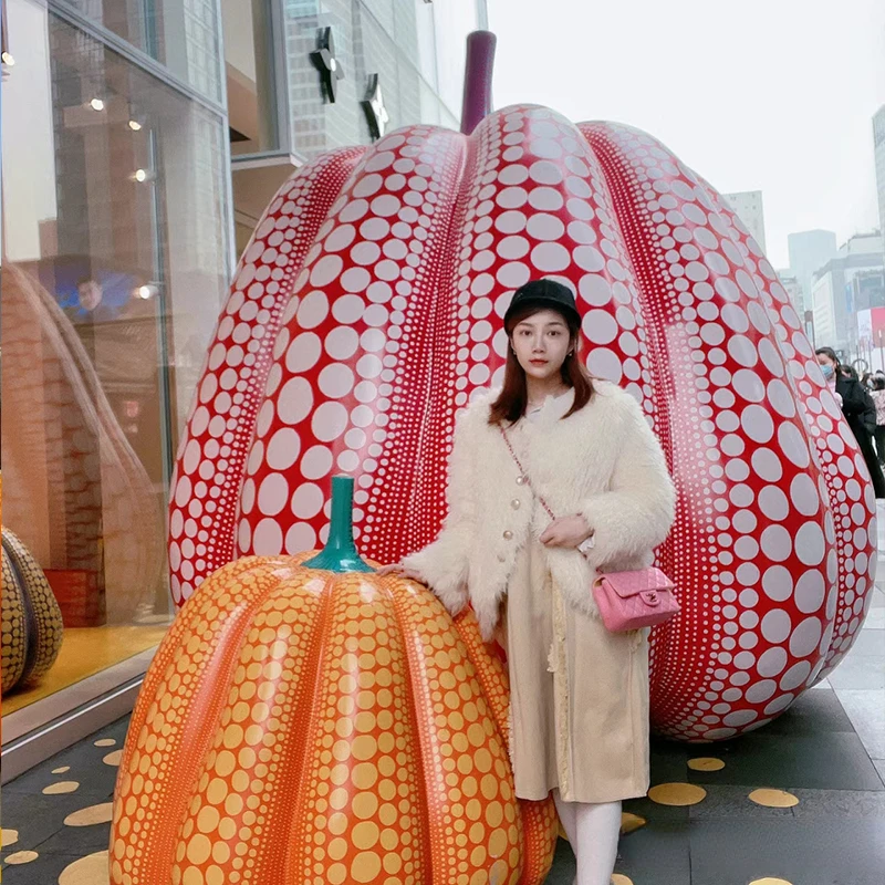 Kusama Yayoi polka dot dynia rzeźba zdjęcie punkt odprawy ornament dekoracyjny