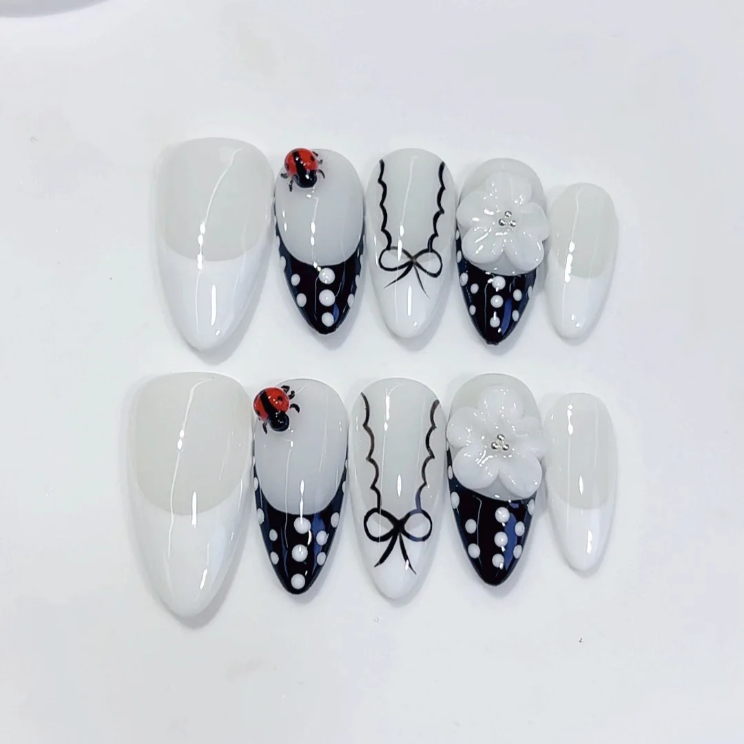 

10Pcs Handmade Black White French Manicure Press-On Nails with Polka Dots & Ladybugs – Retro Style detachable false nails