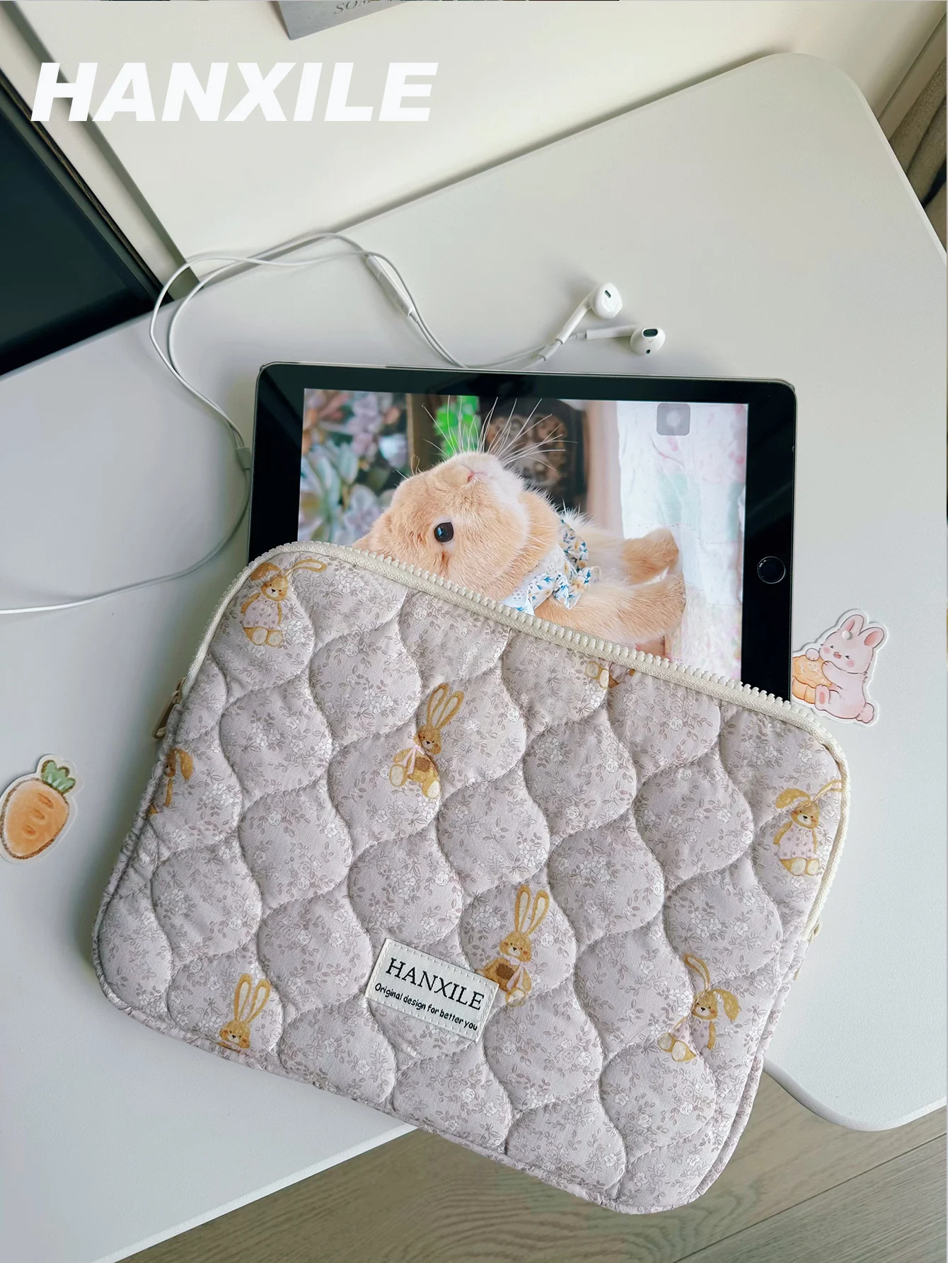 Retro Floral Cute Rabbit Laptop Sleeve Bag 10-15.6inch Quilted Thickened Shockproof Protective Cover MacBook Air/Pro Computer Bag Back-To-School Essentials Cute Portable Bag for Girls