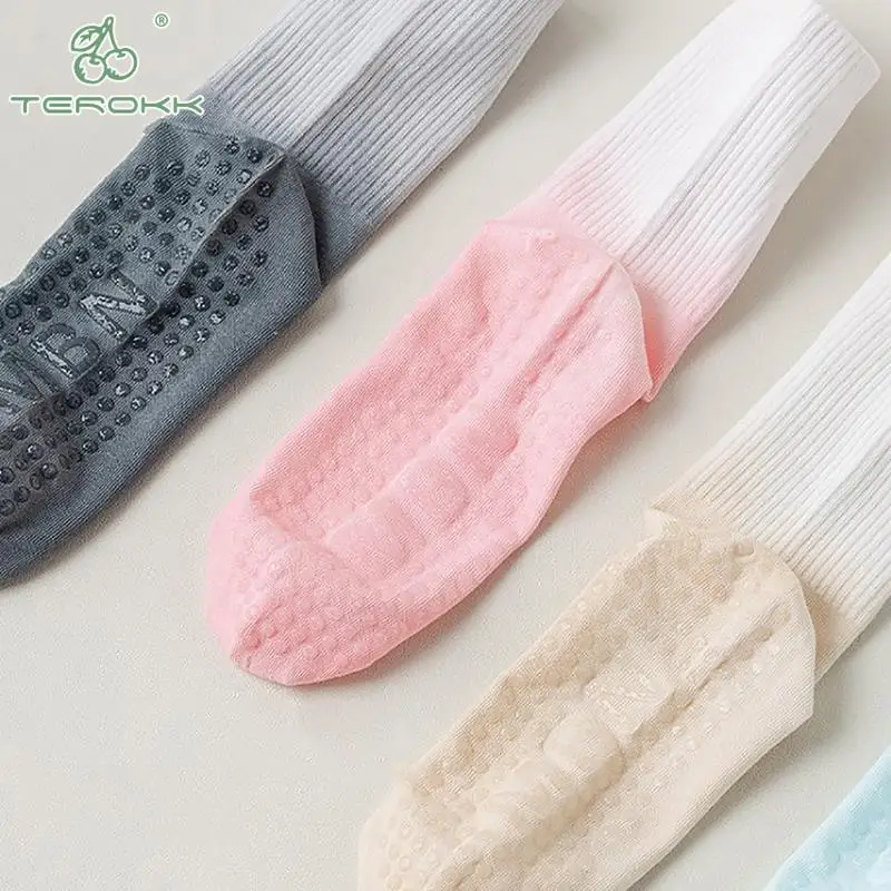 

Gradient Color Mid-tube Yoga Socks Women Silicone Non-slip Stocks Professional Sports Fitness Pilates Socks Dance Floor Sock New