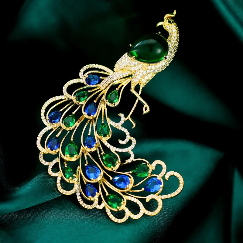 Luxury Zircon Emeralds Green Peacock Phoenix Lapel Pins Brooches for Women Men Bird Badges Dubai Aristocratic Corsage Accessory