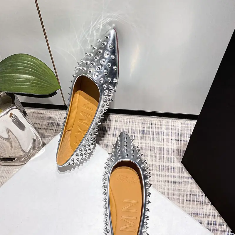 2024 New High-end Luxury Shallow Mouth Pointed Flat Shoes Fashion Rivets Design Large Size Soft Sole Casual Women's Shoes 41-43