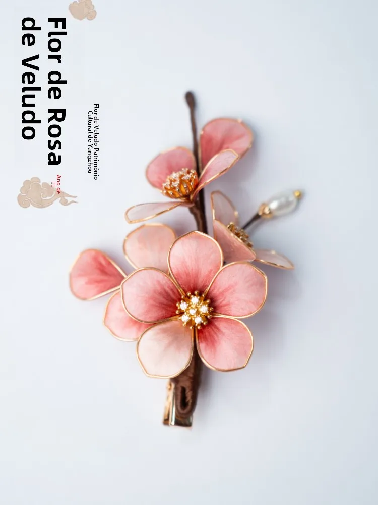 fermaglio-per-capelli-elegante-in-velluto-yuzhou-con-fiore-di-prugna-artigianato-tradizionale-in-seta-fatto-a-mano-versatile-per-uso-quotidiano