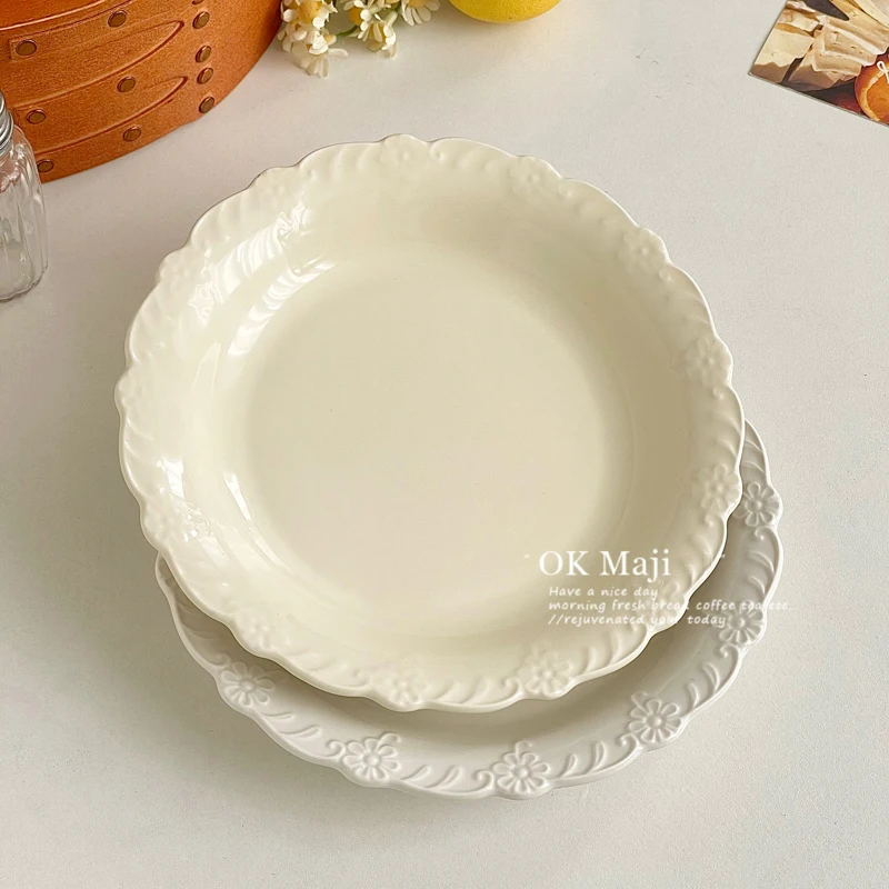 

Solid Ceramic Plate Solid Floral Pattern Relief Round Porcelain Dishes Chic Dessert Cake Serving Plates Dinnerwares Fruit