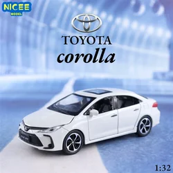 1:32 Toyota COROLLA alta simulazione pressofuso in lega di metallo modello di auto Sound Light Pull Back Collection regali giocattolo per bambini E185