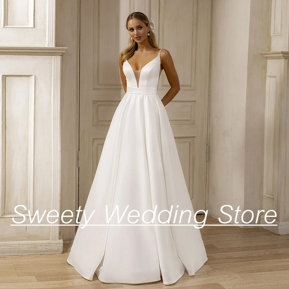 

Sexy Wedding Dresses for Bride Satin Bridal Gown Spaghetti Straps V Neck Pleat Sweep Train A line Robe De Mariage Backless