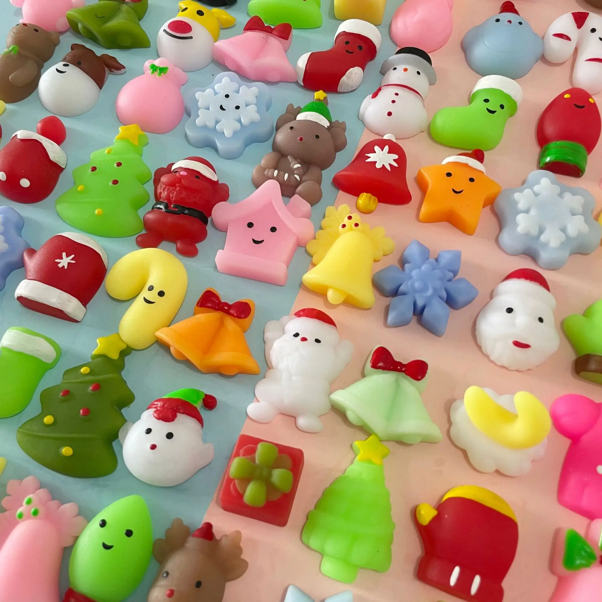 Bonhomme de neige mignon, arbre de noël, élan, flocon de neige, jouet à rebond lent, poupée de dessin animé, soulagement du Stress, pincement, cadeau pour enfants, 10 pièces