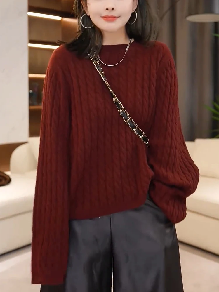 

Thiened Knitted Sweater Faionable Braided Design Whitening Young-looking Sle for Plus-size Women Autumn Winter New Arrival