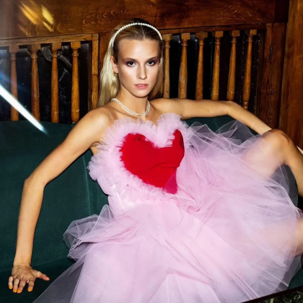 

Adoroble Pink Tulle Dresses A-line Short Red Hearted Shape Detail Women Dress Lush Strapless Ruffles Mini Dress Birthday Party
