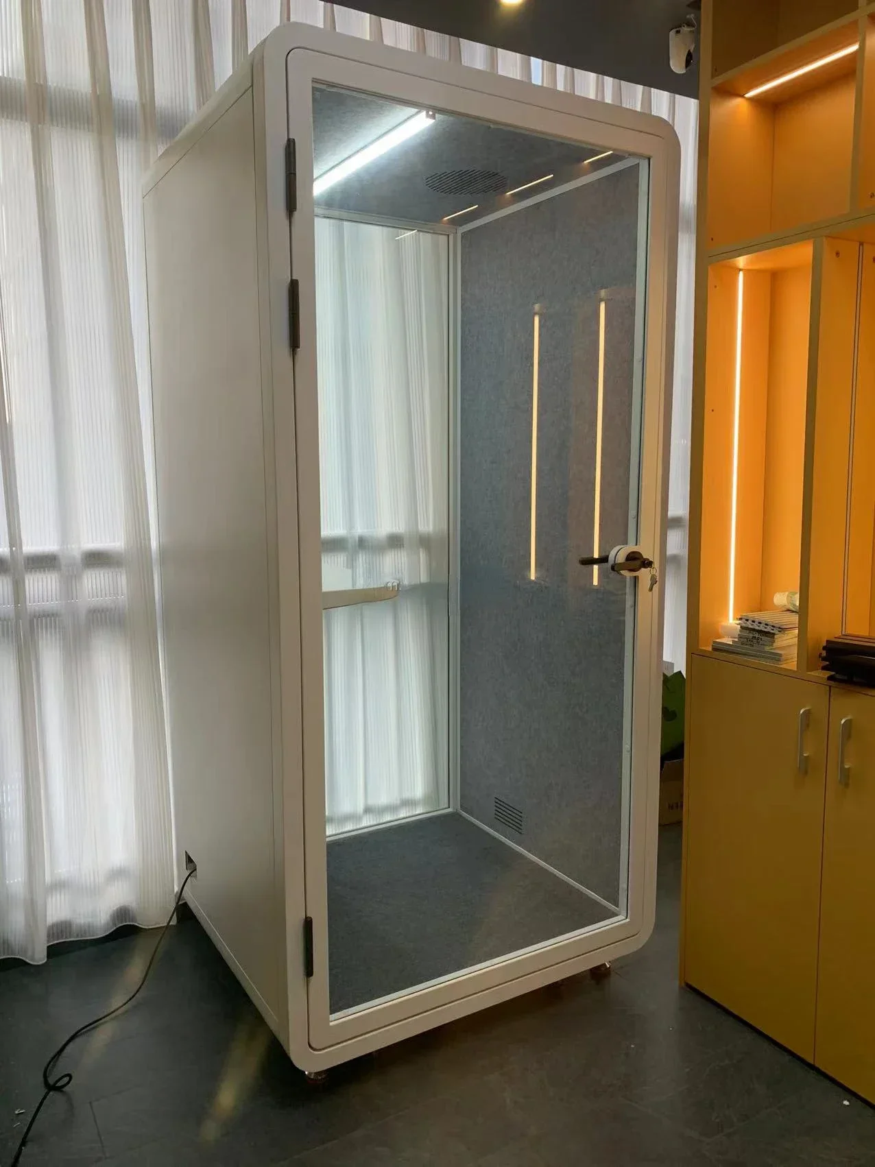 Removable Silent Cabin Work Office Phone Call Booth Meeting Office Pod Sound Proof Booth Phone BoothHot Sales