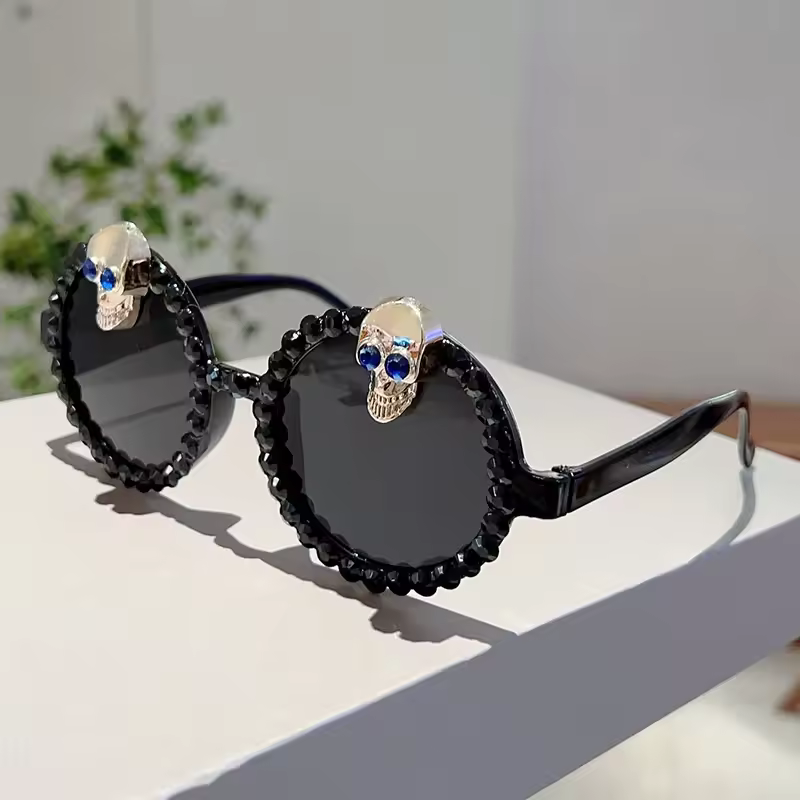 The KAMMPT Oversize Round Rhinestone Sunglasses are the trendy, stylish, and absolutely essential piece you’ve been waiting for. Don’t just follow the trends—set them.