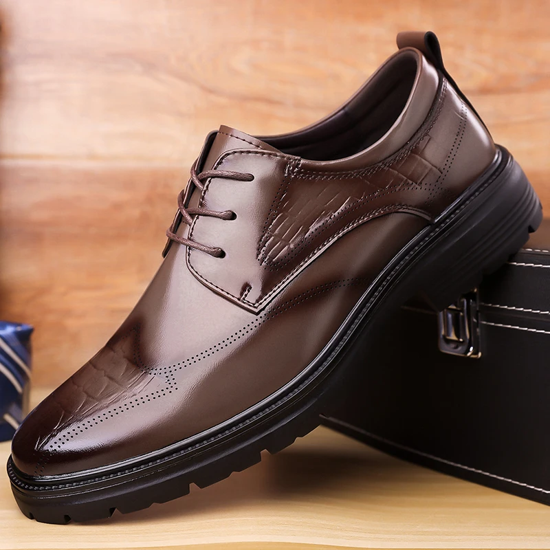 

New men's black and brown fashionable casual leather shoes for the autumn of 2025