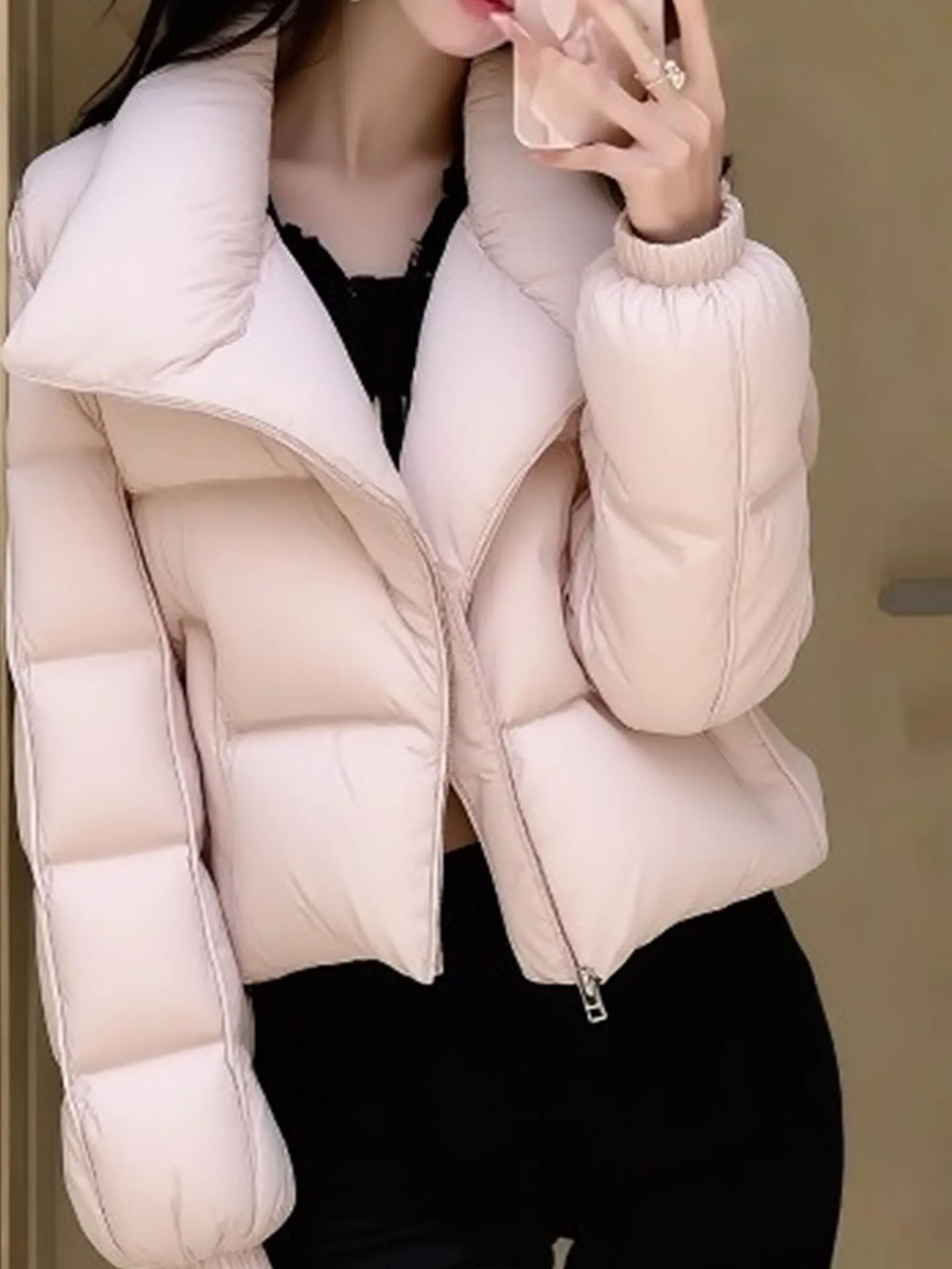 ピンクのふわふわダウンジャケット レディース 2025年冬新作 アウター 通勤 スタイリッシュ 韓国風 レギュラーフィット 暖かい デイリーユース