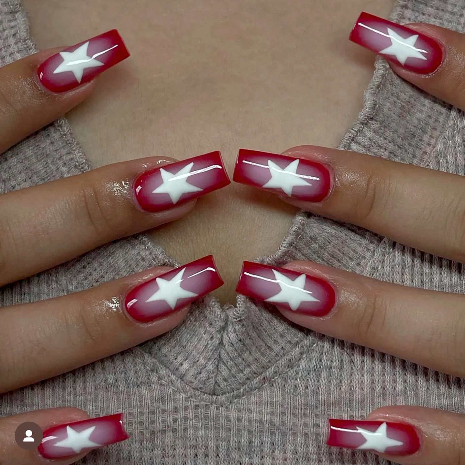 Imprensa vermelha em unhas falsas para mulheres, caixão médio, Cola nas unhas com design de estrela branca, Capa completa, Fal de acrílico artificial, Vermelho, Y2K