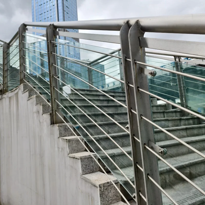 Kit de trilhos de cabo DIY moderno de personalização para escada e varanda Balustrade de aço inoxidável e vidro para instalação de shopping