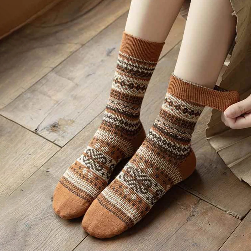 Chaussettes rétro ethniques japonaises pour femmes, style Maillard Fair Island, chaudes