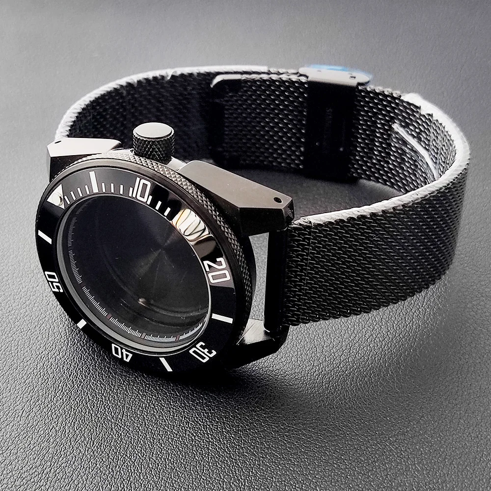cassa dell'orologio Semplice cassa in acciaio inossidabile impermeabile nero Vetro zaffiro adatto al movimento NH36 NH35 Cassa NH35 Parti di orologi personalizzate