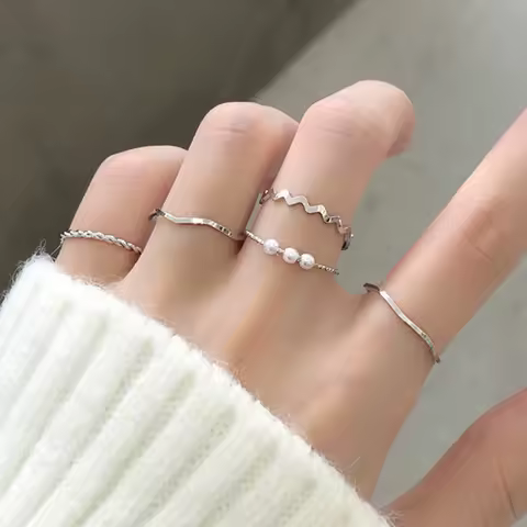 여성을위한 5 개/대 반지 간단한 세 진주 물결 모양의 금속 트위스트 조합 공동 반지 유행 성격 황금 파티 보석 선물