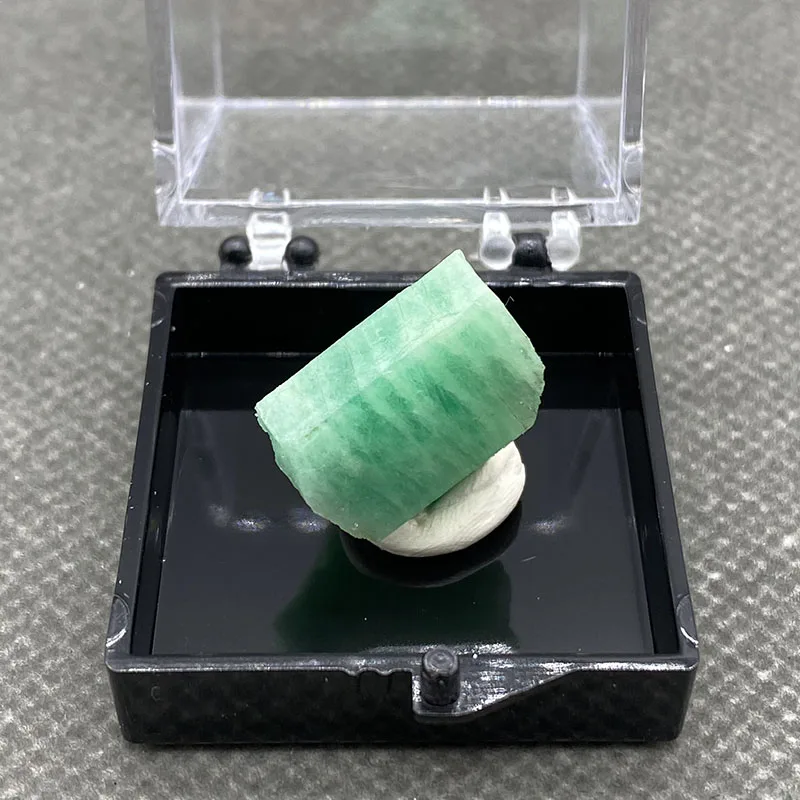 Best!100% Natural green emerald mineral crystal specimens stones and crystals quartz crystals Gem home decoration+Box 3.5cm - Image 2