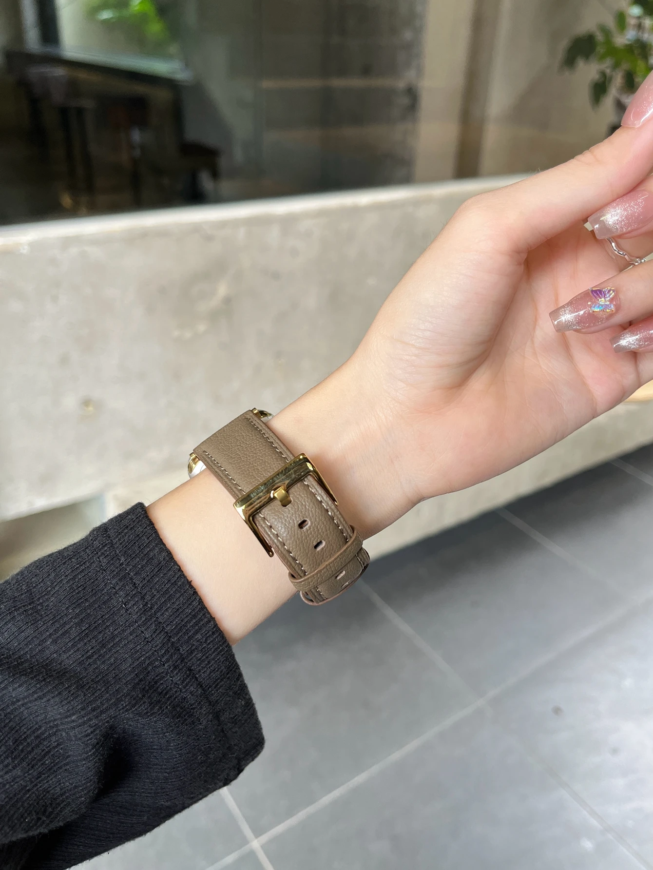 新しい革ループ Apple Watch バンド女性シリーズウルトラ 10/9/8/7/6 38 ミリメートル 40 ミリメートル 41 ミリメートル 42 ミリメートル 44 ミリメートル 45 ミリメートル 46 ミリメートルストラップ