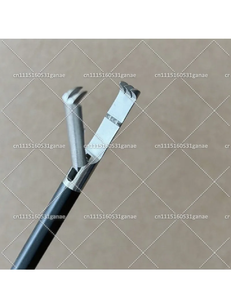 Y807.47  10mm laparoscopic Claw  Grasping 2+3 teeth Forceps compatible to