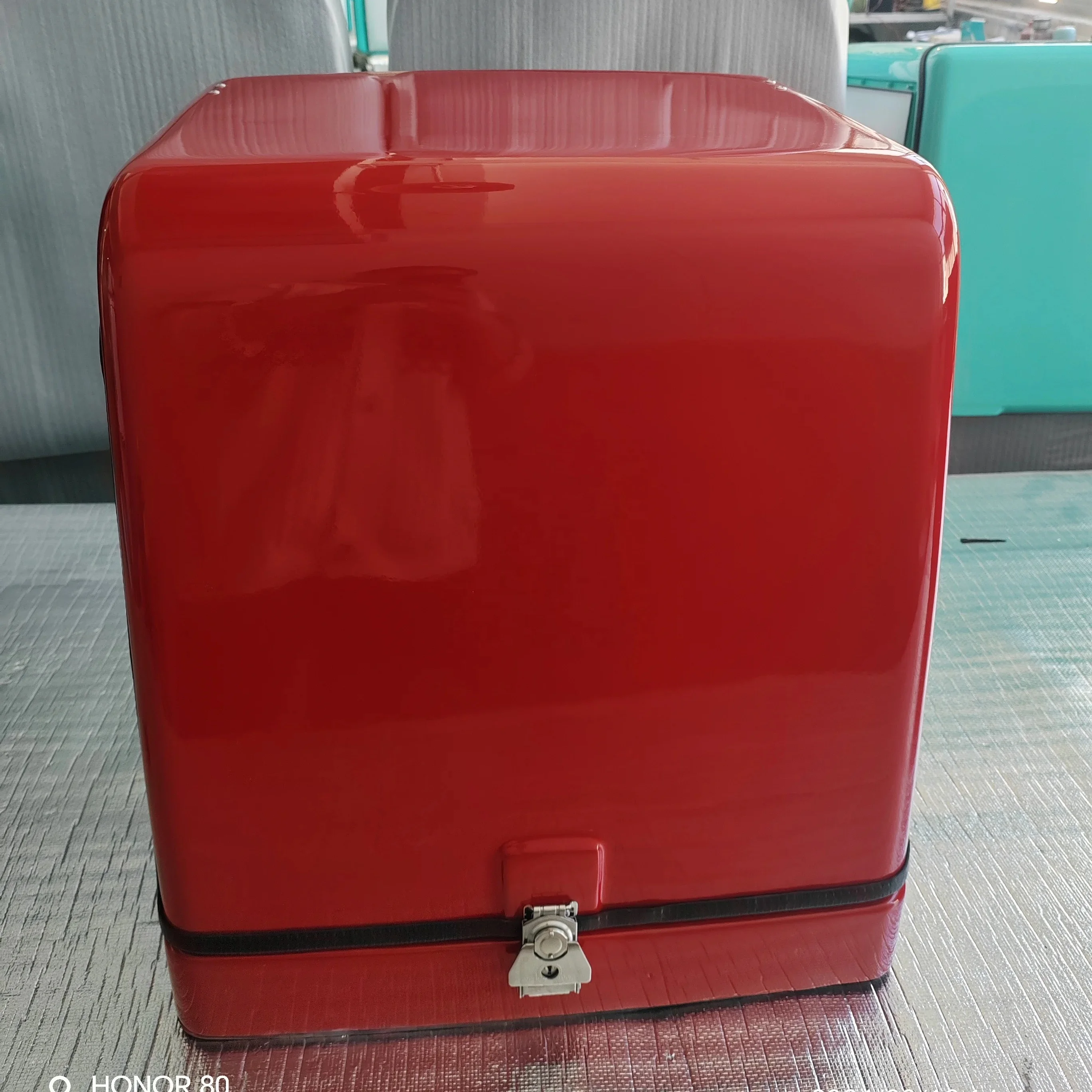 Cu-stomized Lunch Box Rugged Heavy D-uty  Waterproof Motorcycle Food Cooler Delivery Bag  Insulated   Backpack