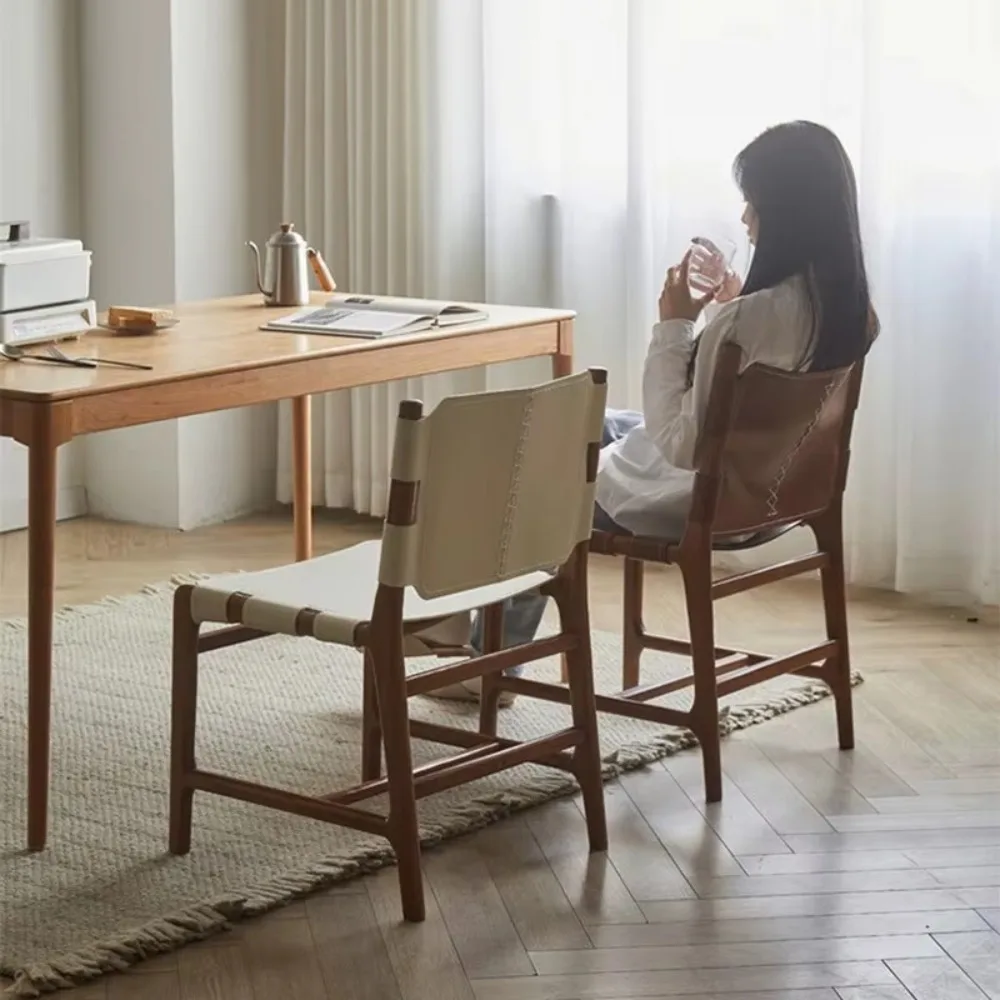 كراسي تناول الطعام الخشبية الصلبة على الطراز الاسكندنافي الياباني، مقهى المطاعم، مقاعد جلدية لتطبيق مدرسي الفندق