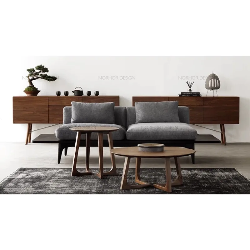 Simple solid wood corner in the bedroom