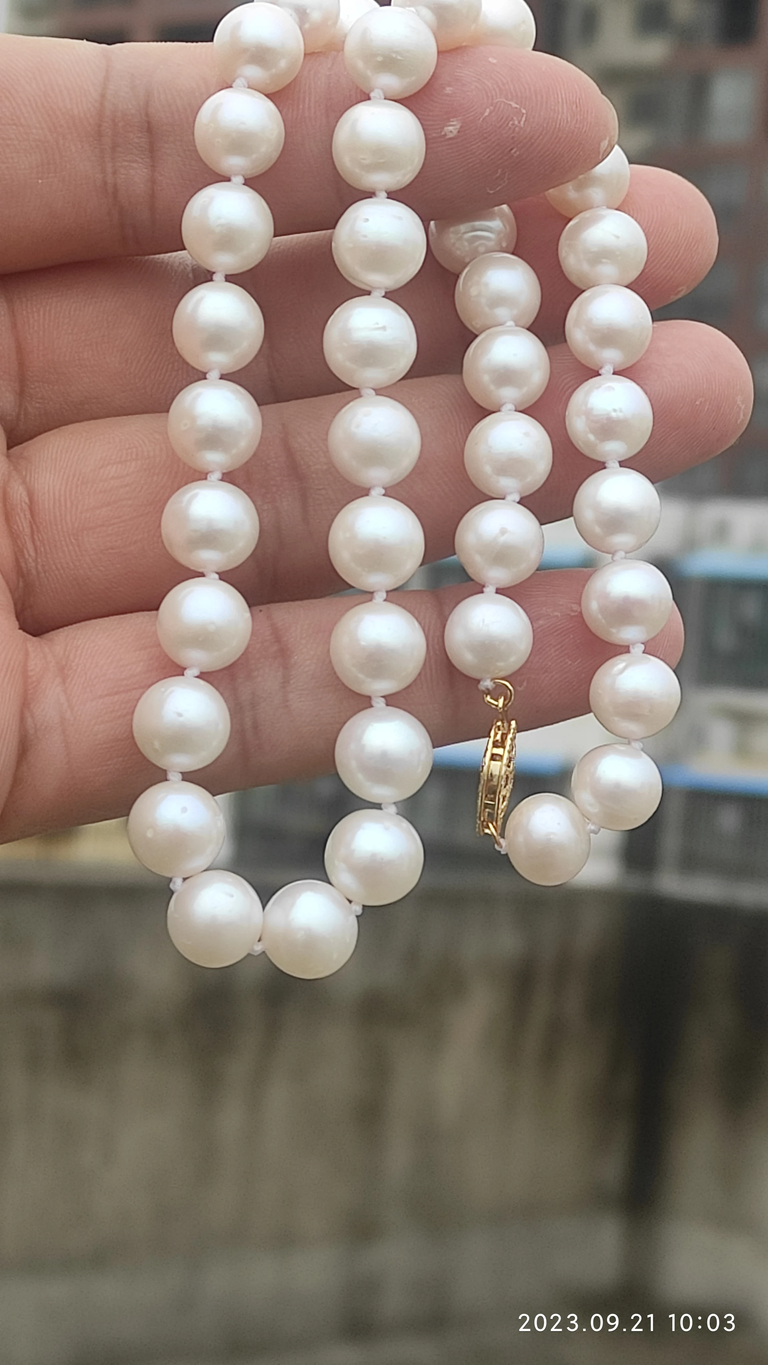 AAA++++8-9mm circular natural akoya white pearl necklace  18\