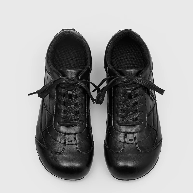 Spring Autumn New Men Flat Shoes with Simple Elegance Anti Slip Commuting Walking Driving Fashionable Single Shoes
