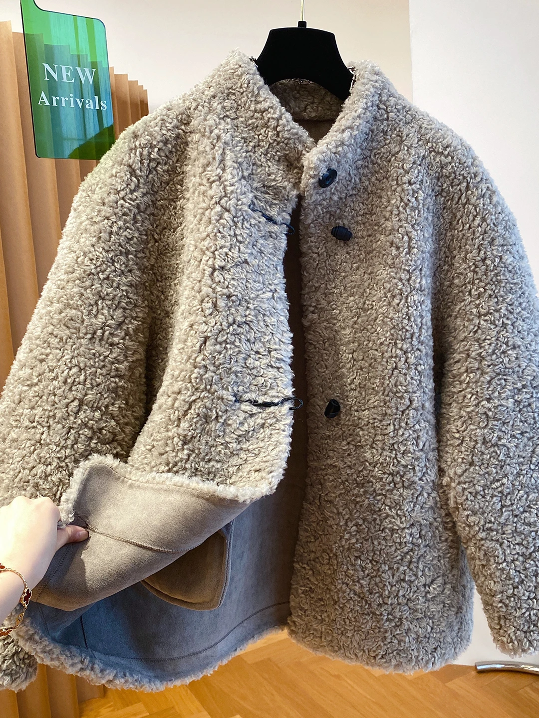 

Thiened Large Size 300 Pou eepskin Coat Women's Winter Warm Stand Collar Cotton Clothes Inteated Leather And Fur Jaet