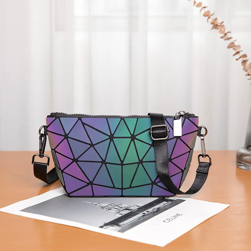 

Minimalist Laser Chain Women's Bag Trendy Single Shoulder Crossbody Bag Geometric Patchwork Bag Versatile Handbag Women