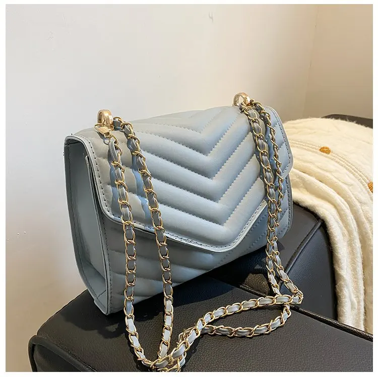 Schicke Umhängetasche aus Pu-Leder, goldfarbene Hardware, vielseitiger Kettenriemen, klassische Luxus-Tragetasche für Damen im Alltag – Detail 31