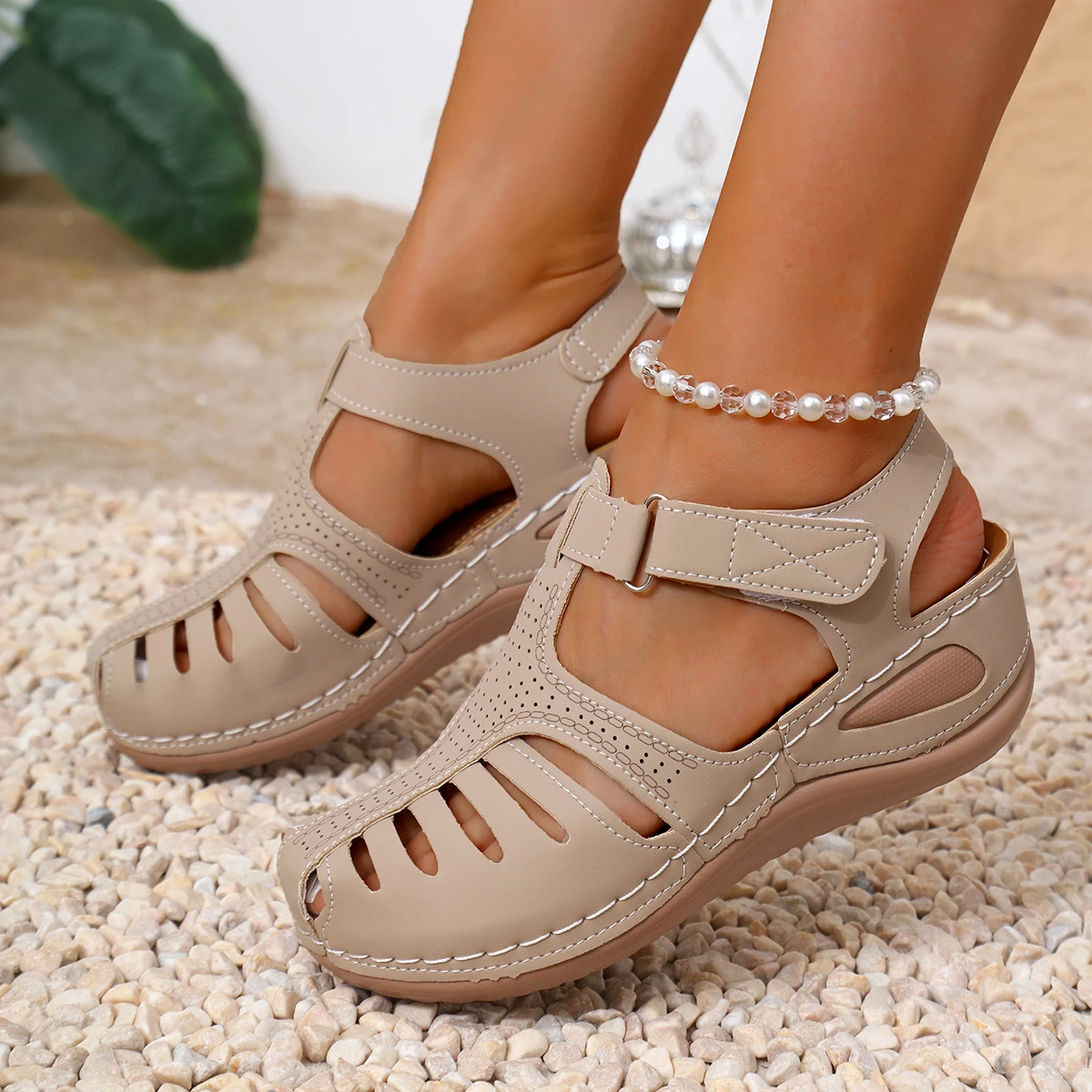 Neue Damen-Sandalen 2026 Sommer Mode Runde Zehenpartie Lässige Bequeme Weiche Sohle Strand-Keilsandalen für Frauen – Detail 4