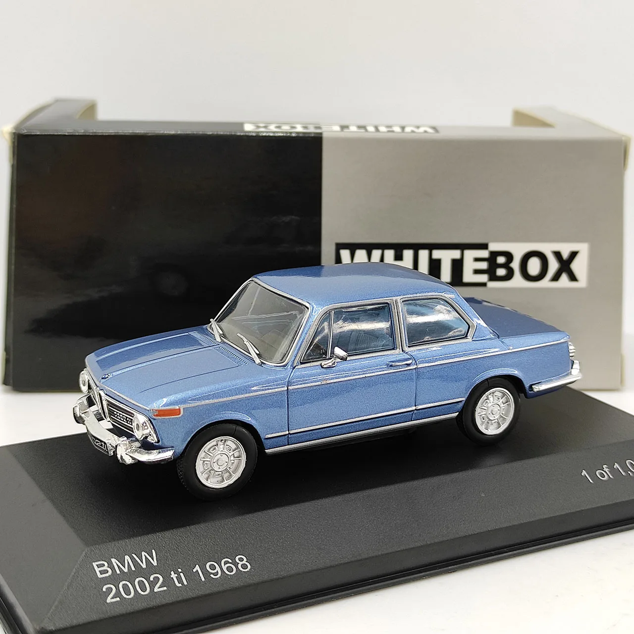 

Diecast WHITEBOX 1:43 Scale BMW 2002 Ti 1968 Blue Alloy Car Model Collectible Toy Gift Souvenir Display Ornament