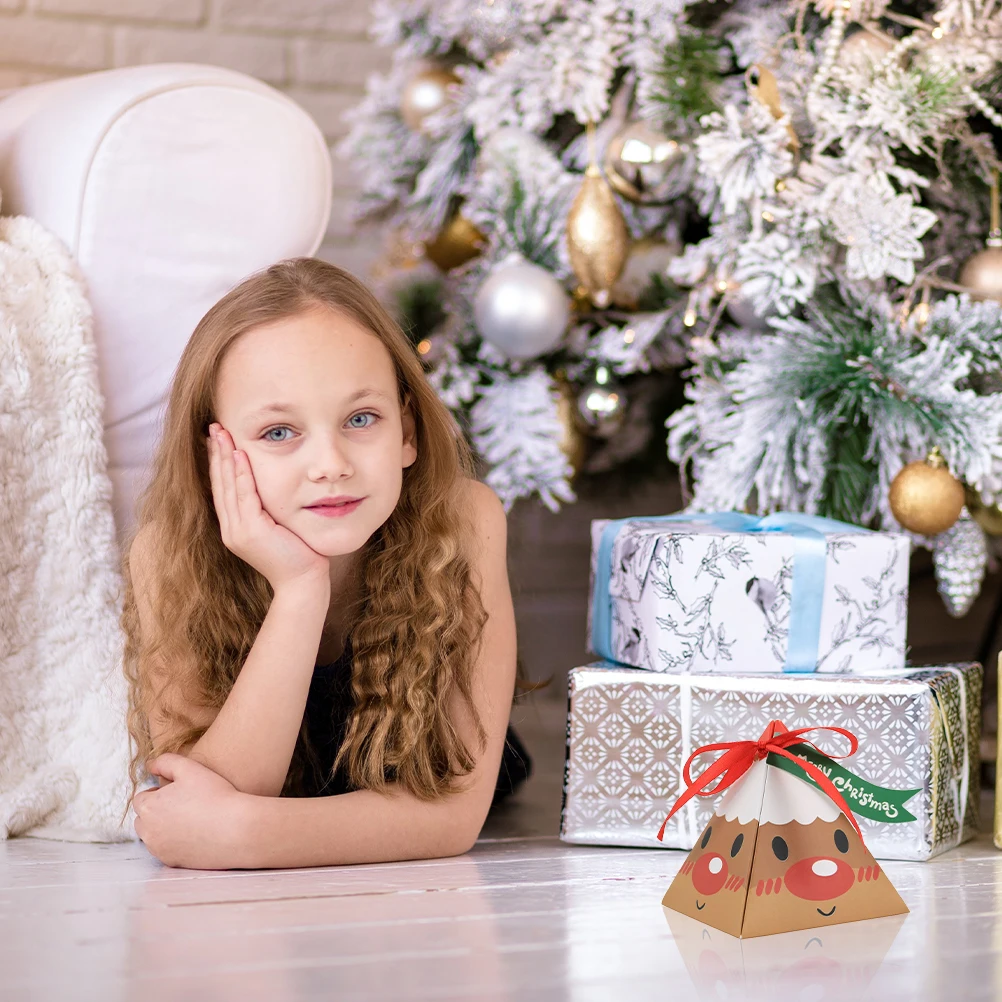 

50Pcs Christmas Gift Boxes Beautiful Printed Candy Treat Boxes Party Favor Containers Xmas Goodies Party Supplies