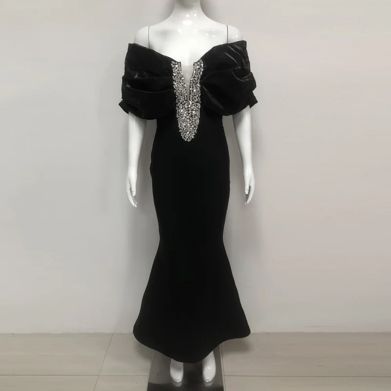 

2025 Light Luxury High-End One-Shoulder Halter Neck Rhinestone Bow Slim Bandage Dress