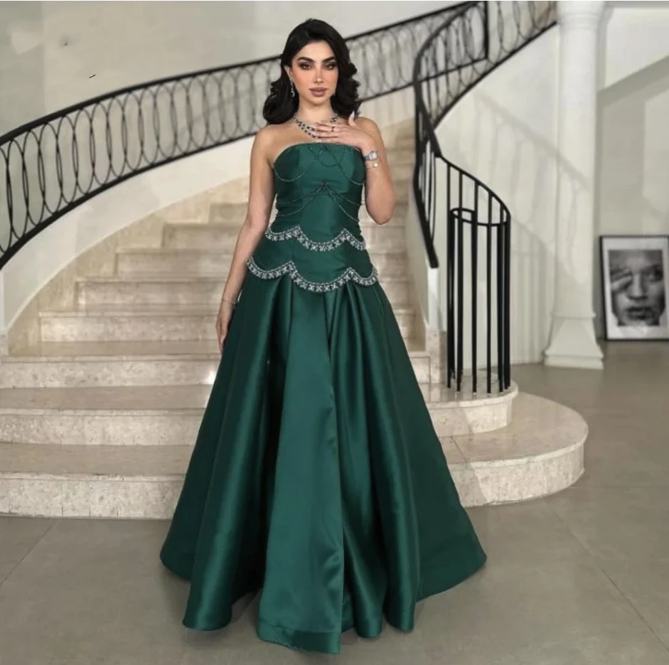 تدابير مخصصة فستان سهرة بدون حمالات فستان حفلات على شكل حرف a للحفلات بدون أكمام فستان ستان كريستالي للمناسبات الخاصة 2025