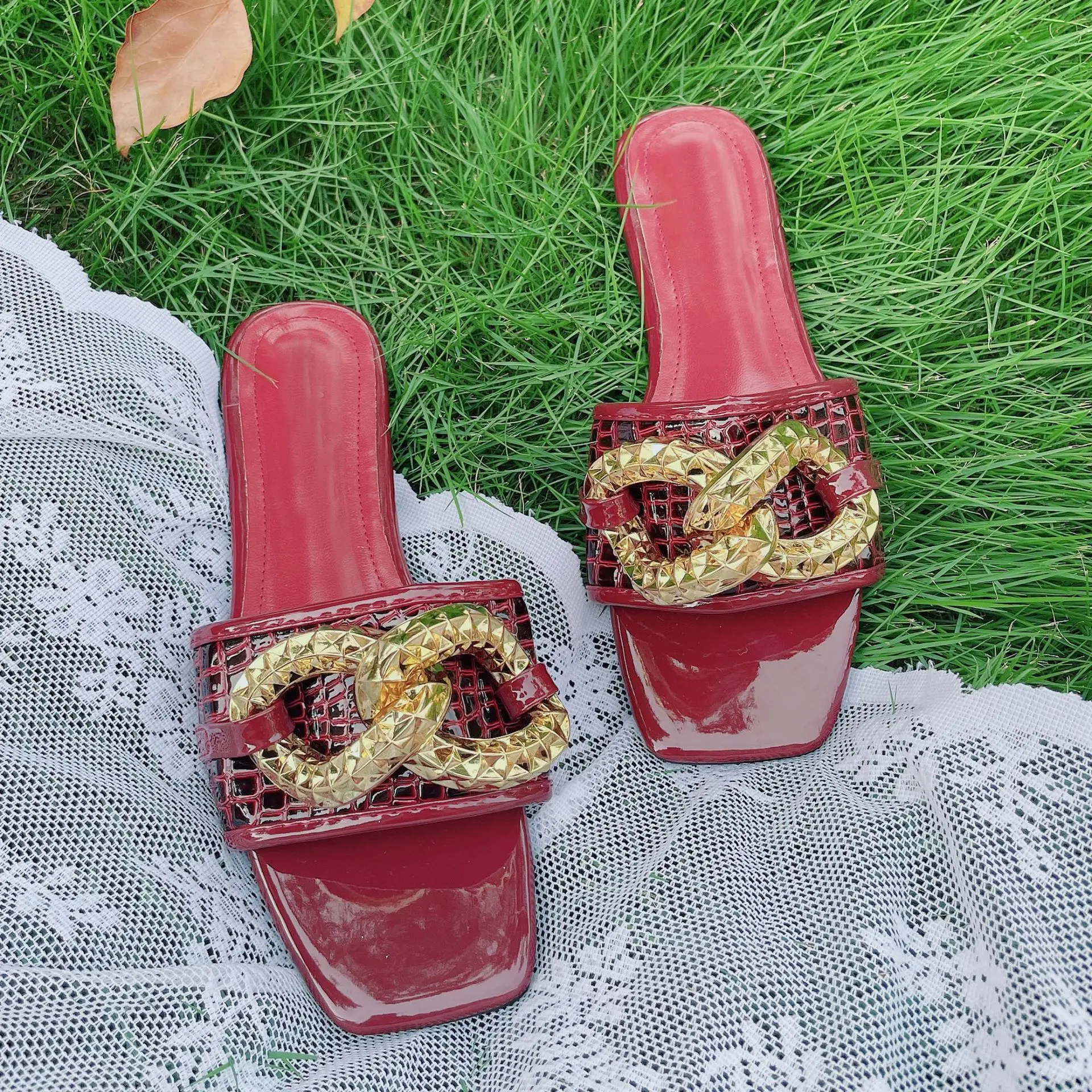 Luxury Brand Summer New Slippers for Woman Fashion Retro Flats Shoes Woman Metal Button Square Head Slides for Woman Slippers