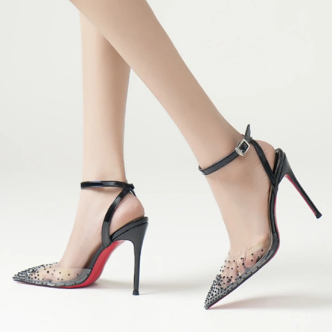 

Туфли с острым носком и красной подошвой, черные туфли из ПВХ со стразами, новинка 2025, стильные сандалии с передним покрытием и бриллиантовым ремешком для женщин, туфли на высоком каблуке