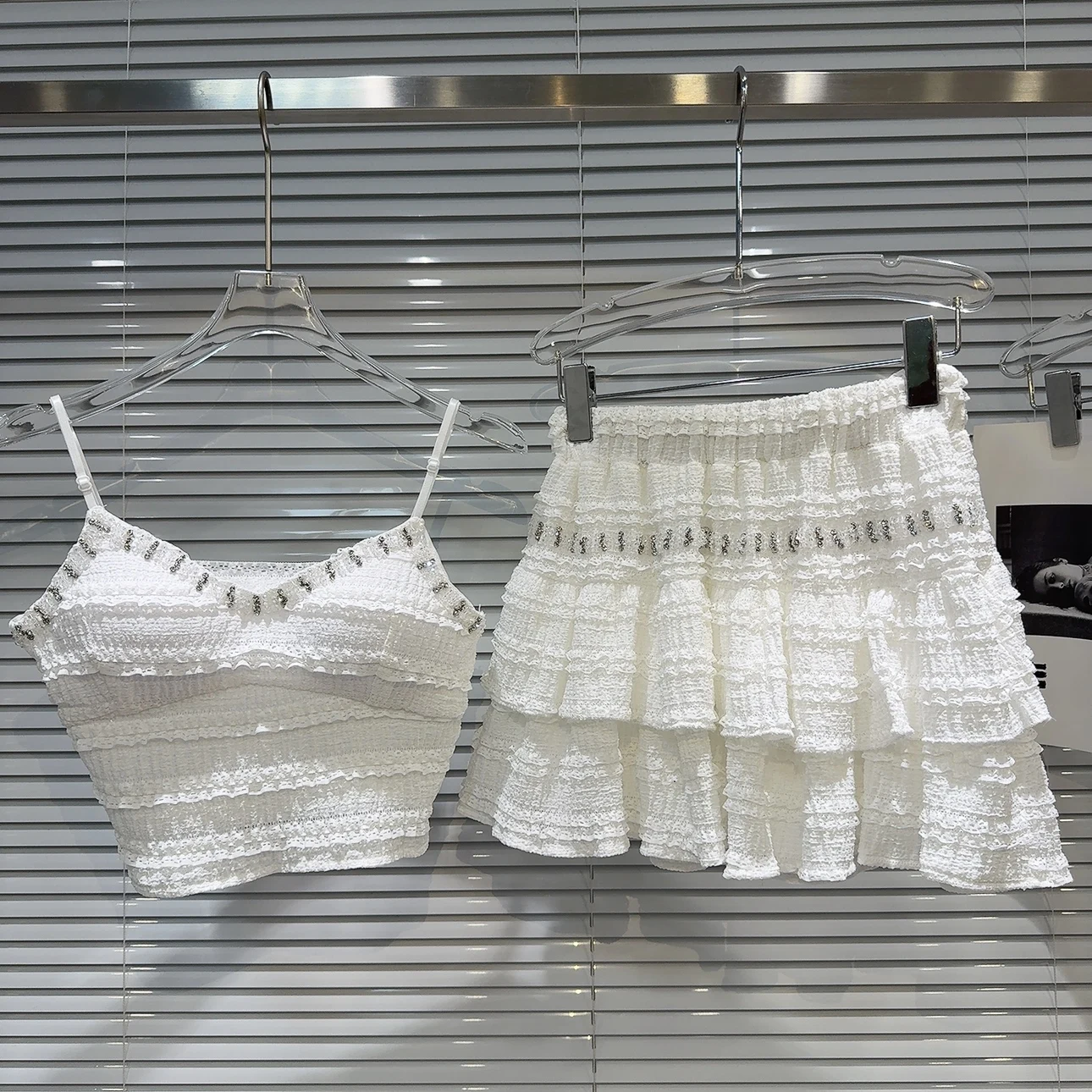 

Summer 2025 New Sle Small Fraance Wind Diamond Bead Pad Brtte Cake Skirt Set Women's Faion Set Ele Quali
