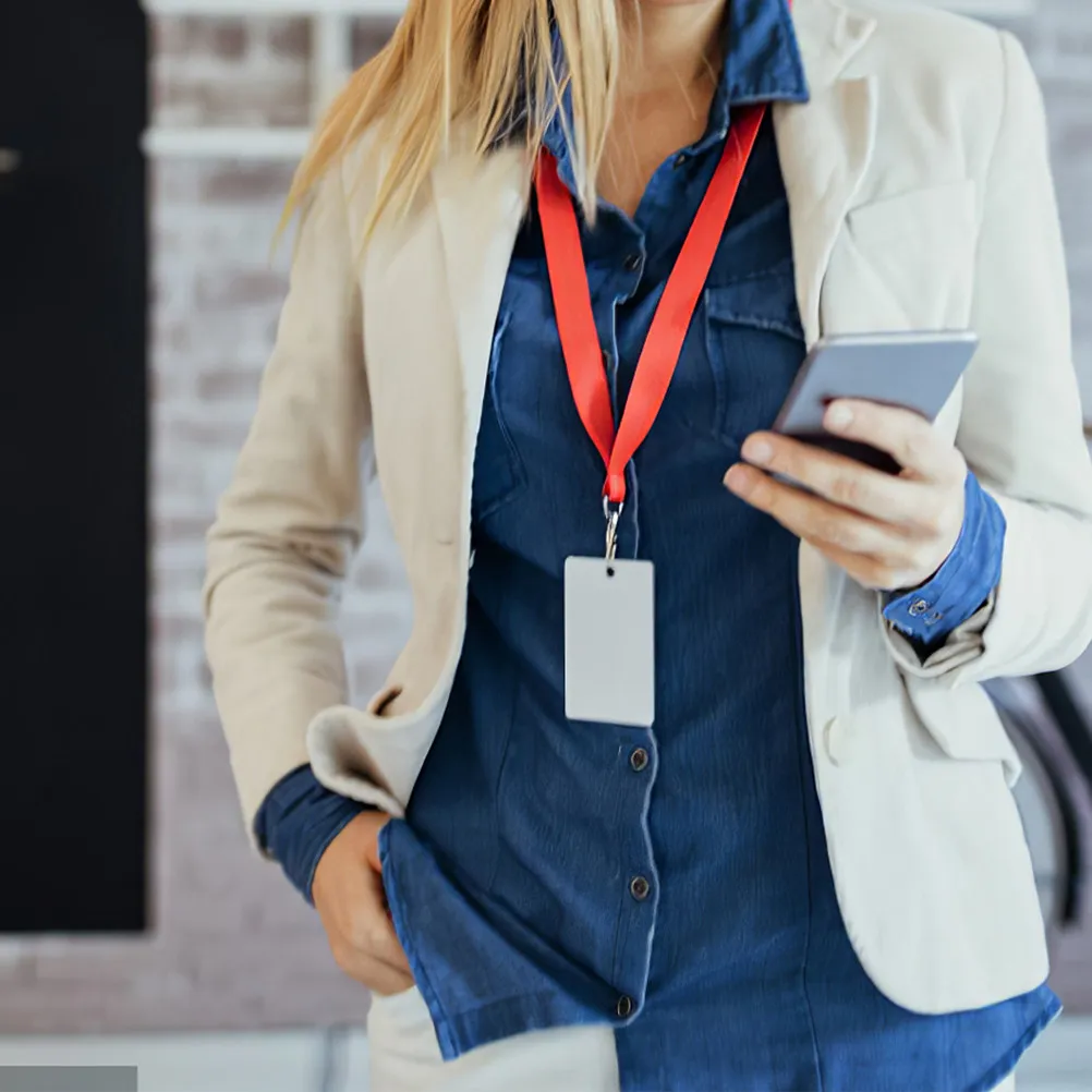 

Набор из 6 прозрачных водонепроницаемых чехлов для ID-карт из прочного ПВХ-материала для удостоверений личности и членских карт, удобные пластиковые кардхолдеры для легкого переноса