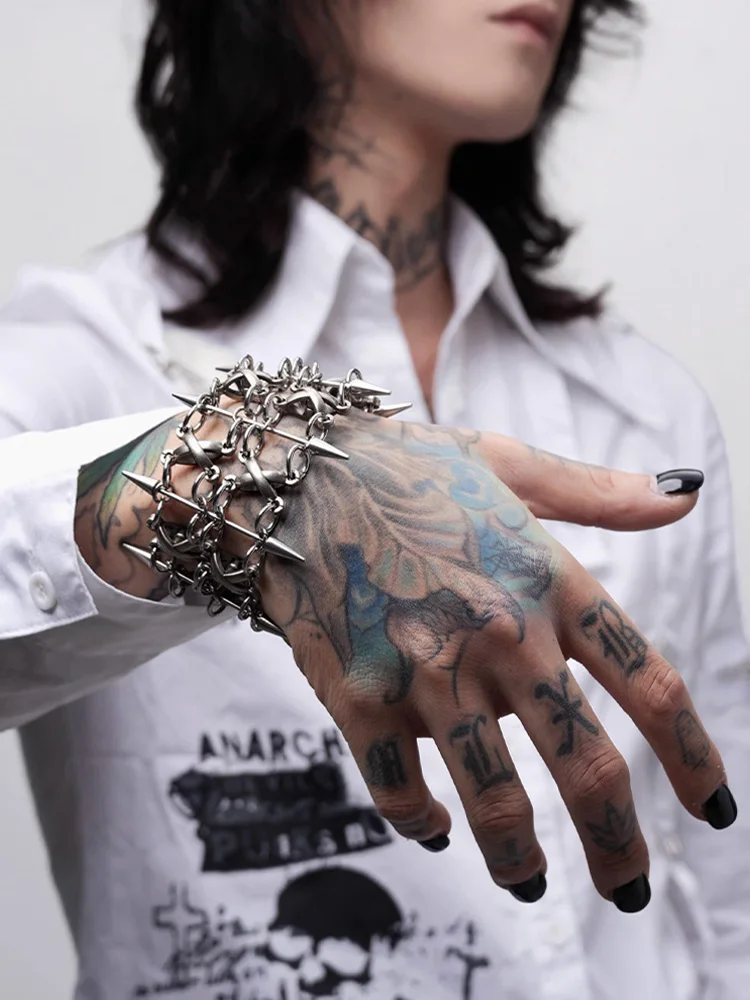 ZHUHE The Thorny Mesh Rivet Bracelet In Cyberpunk Style Is A Jewelry Accessory For Men And Women And A Party Gift