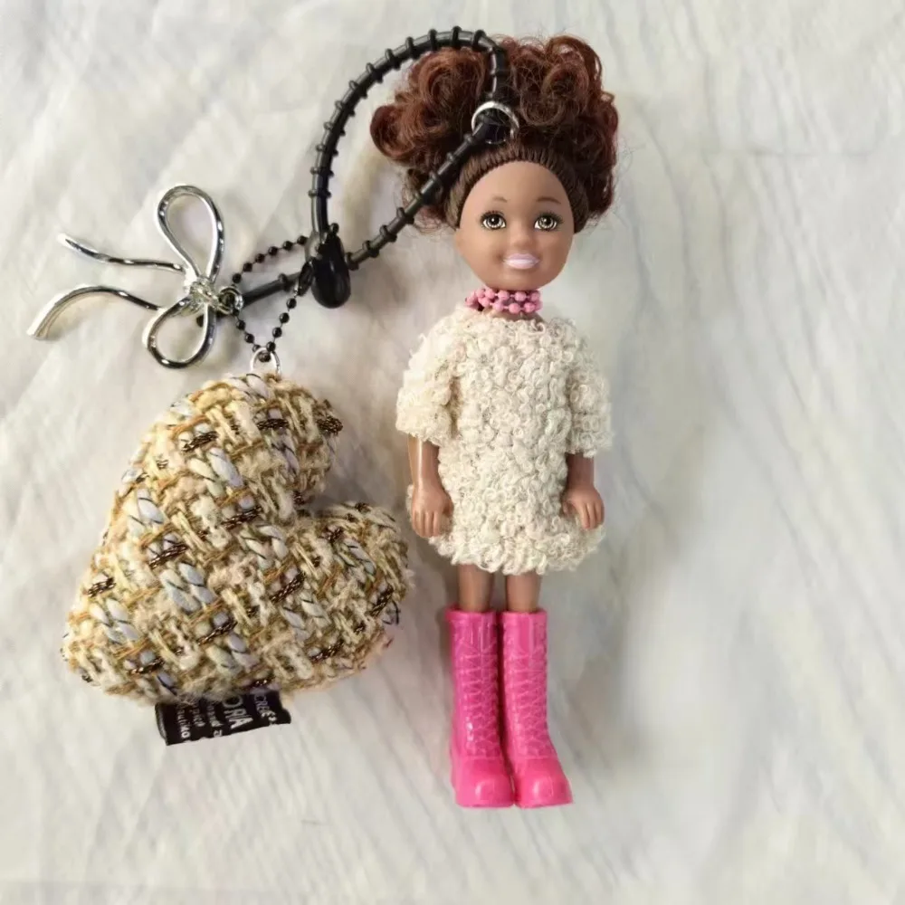 Nuevo colgante de muñeca bonita, adorno para mochila colgante, bricolaje, cambio de ropa, bolso, colgante, llavero de coche, decoración para bolso para muñeca Barbie