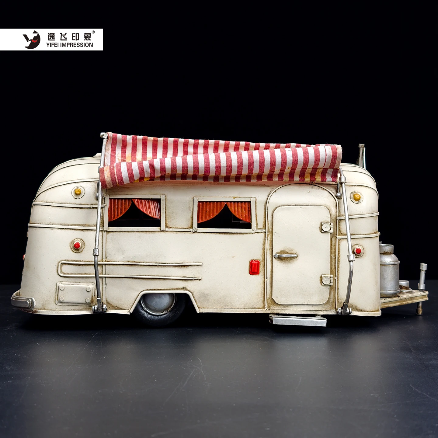 Handmade Vintage Metal Iron Art RV Camper Trailer Model Piggy Bank Retro Caravan Coin Bank for Home Decor And Gift