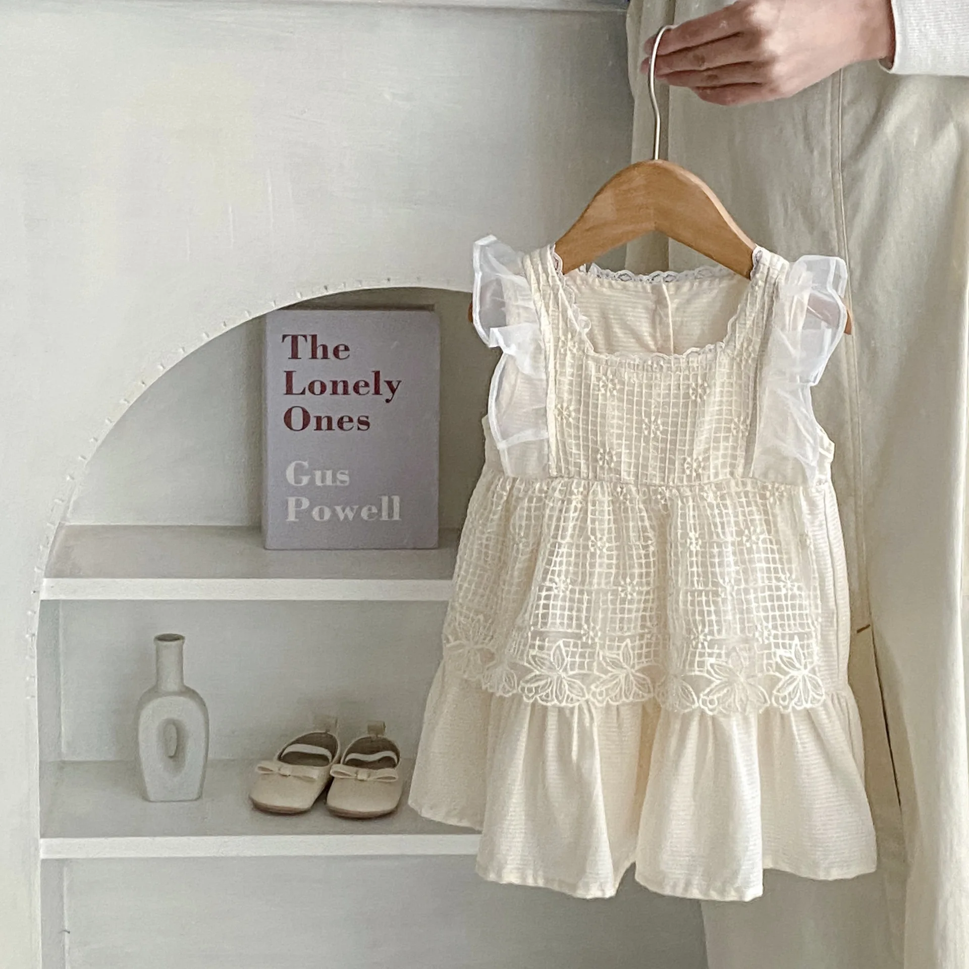

Summer new style 0-3 year old baby clothes, sweet baby girl, exquisite small flying sleeves, foreign style lace dress